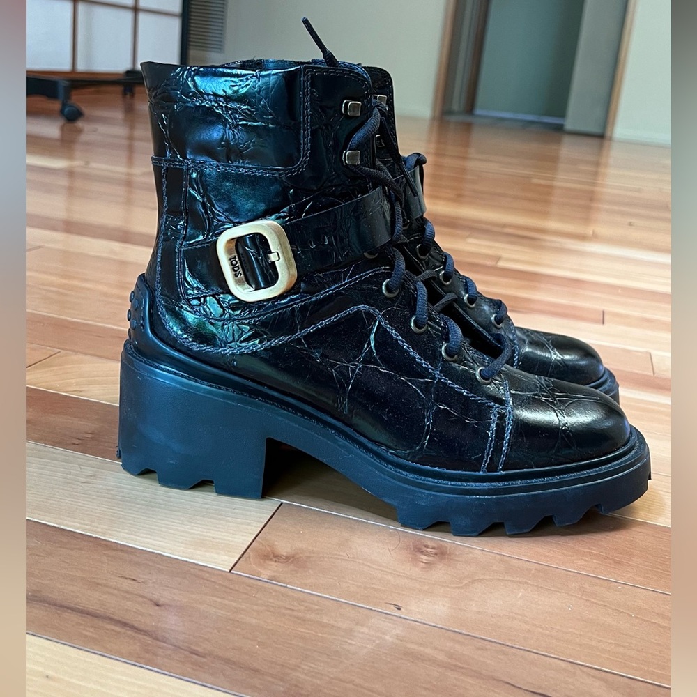 TOD'S Leather Crocodile Print Boots